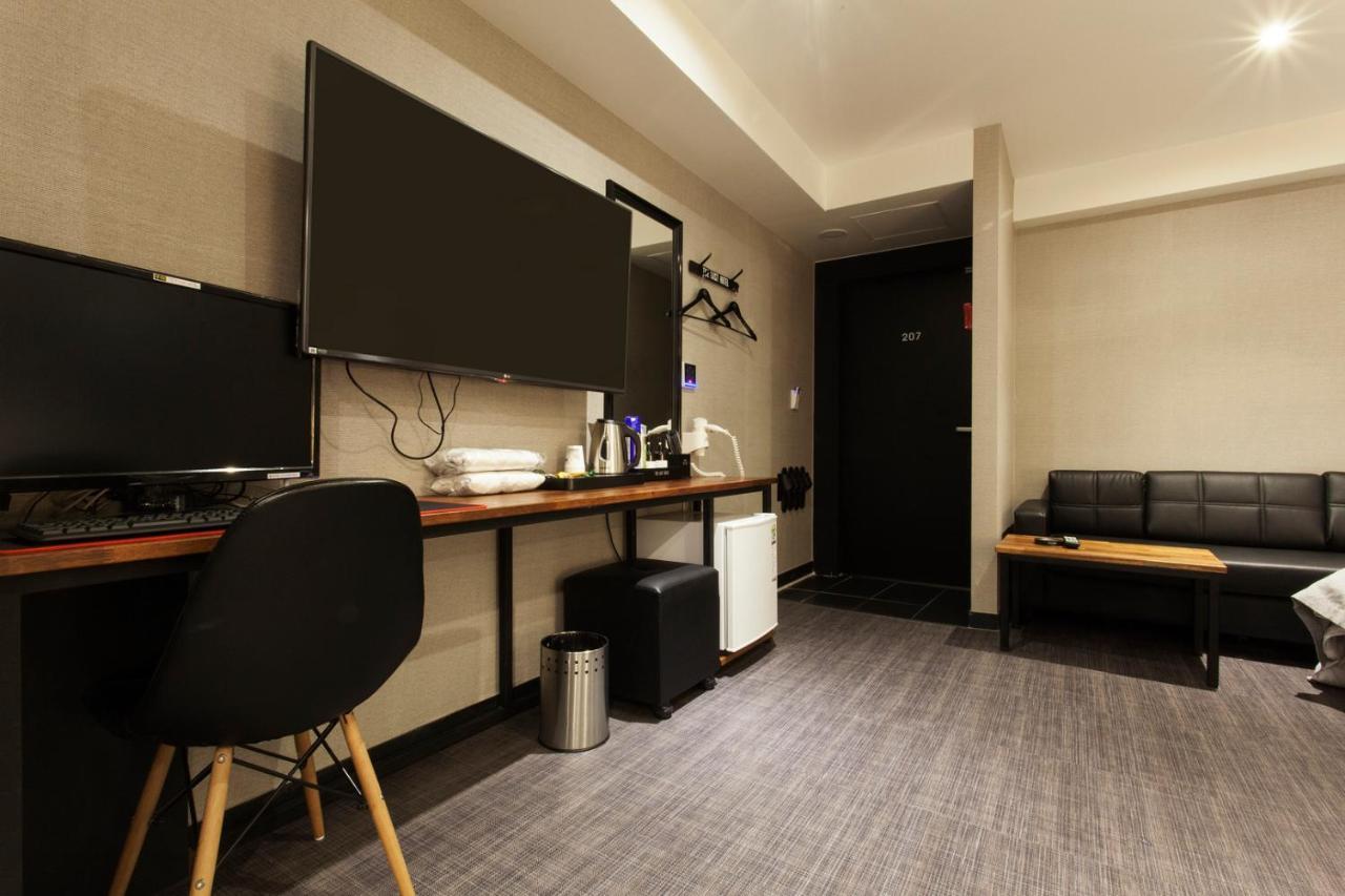 The Last Hotel Nampo Busan Bagian luar foto