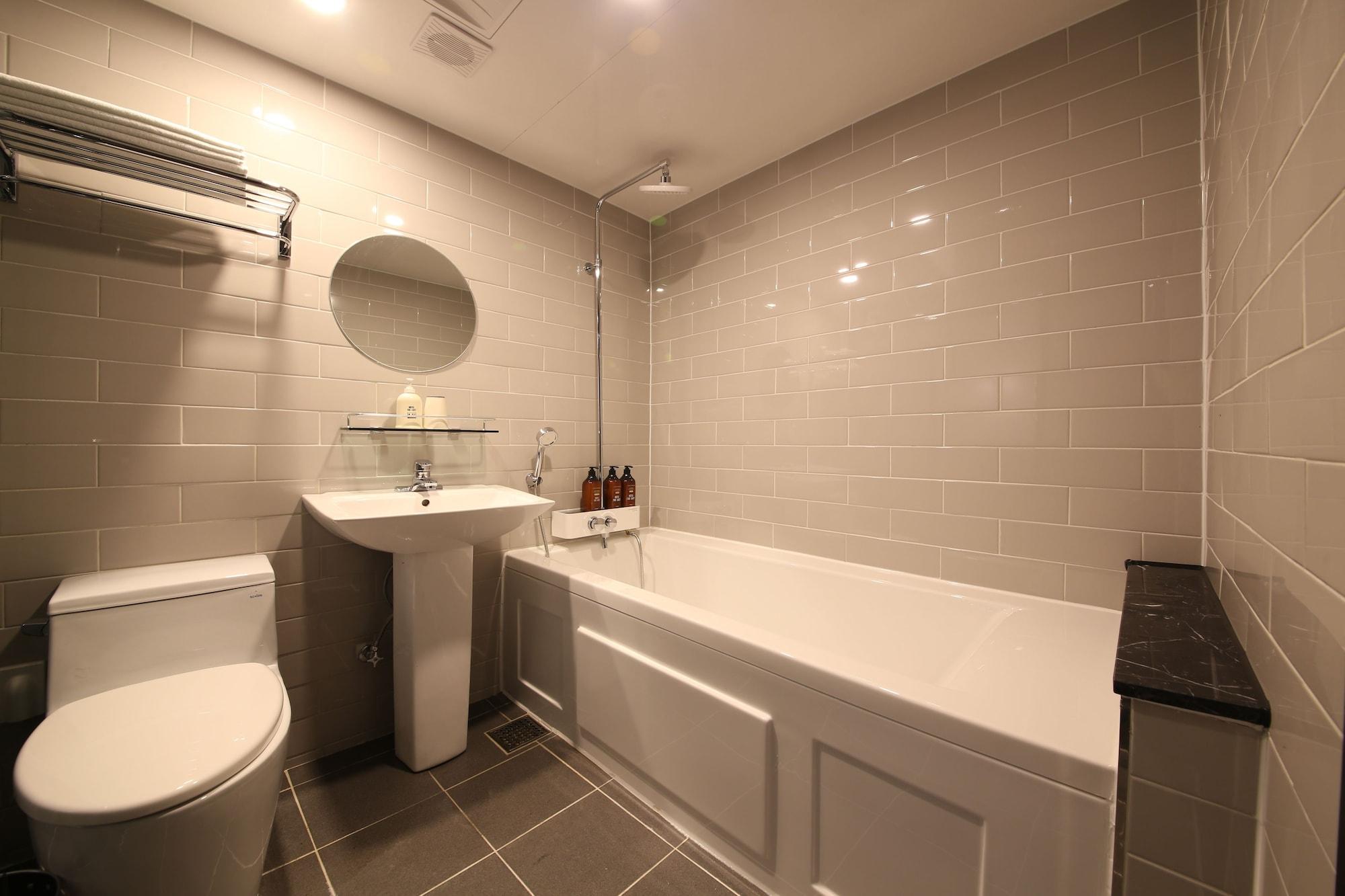The Last Hotel Nampo Busan Bagian luar foto