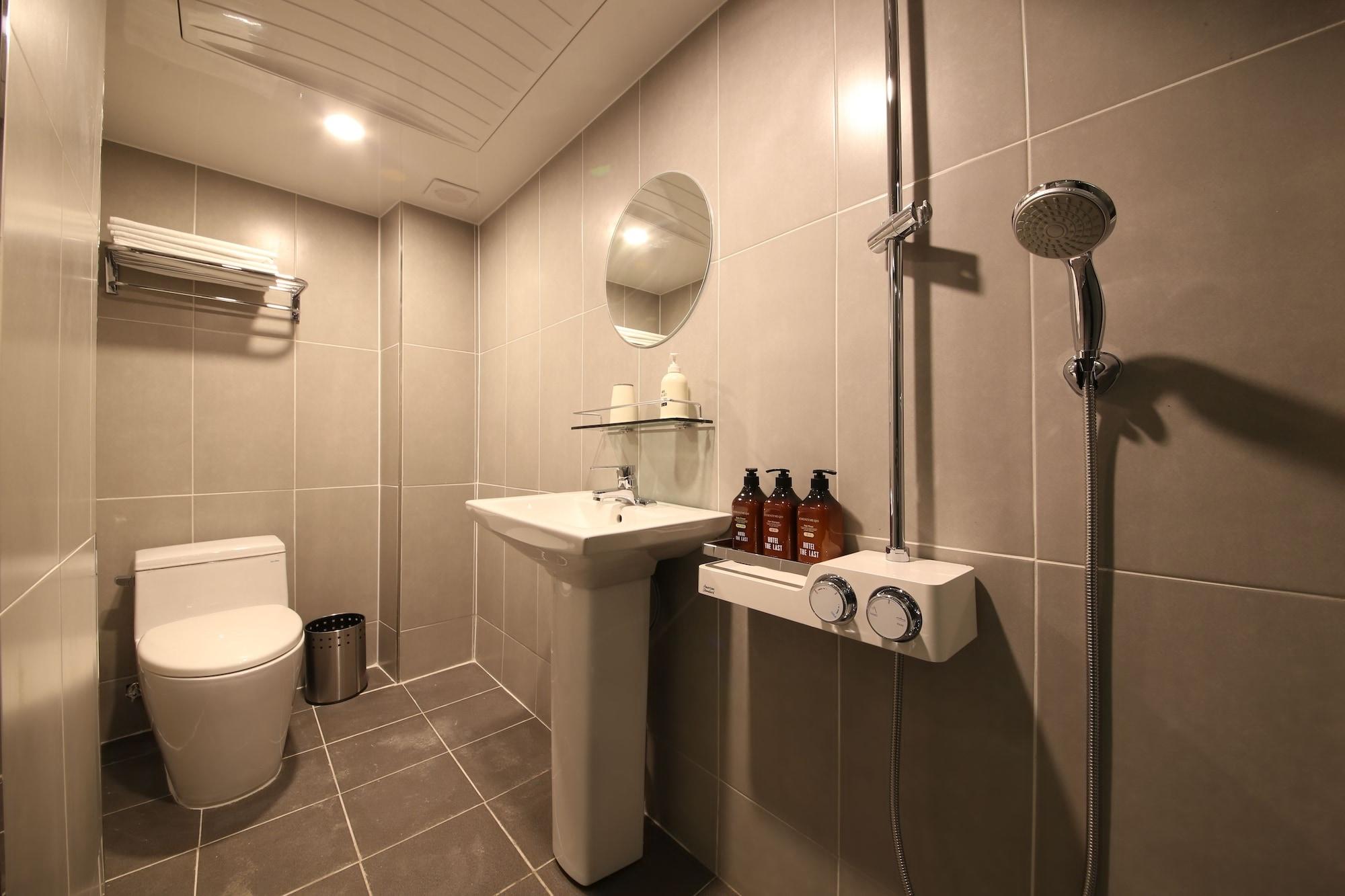 The Last Hotel Nampo Busan Bagian luar foto