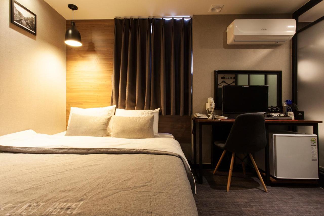 The Last Hotel Nampo Busan Bagian luar foto